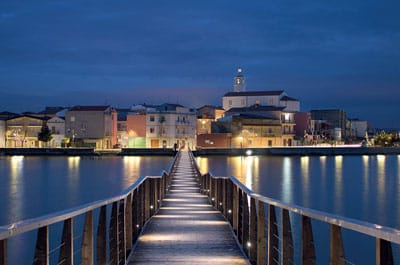 Lesina, the city in the lagoon: description, services, sporting activities and tourism.
