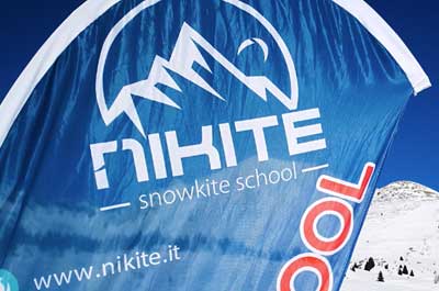 Nikite Snowkite School - Aprenda a praticar snowkite em Passo del Tonale e outros locais italianos