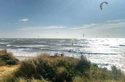 Windsurfing and Kitesurfing in Mazzara del Vallo: weather conditions and ideal spot for water sports